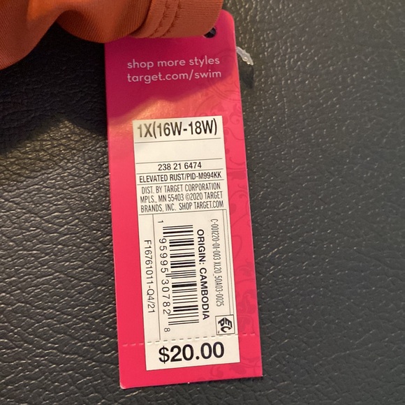 NWT Xhileration Bathing Suit Top Rust. Adjustable Straps Sewn in Pads No Wire - Picture 5 of 6